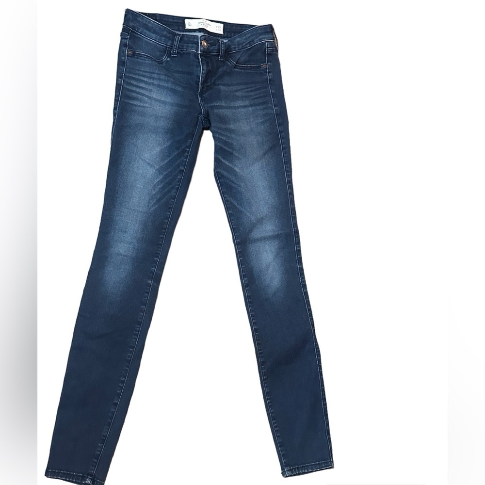 ABERCROMBIE & FITCH size 2L (long) blue jeans